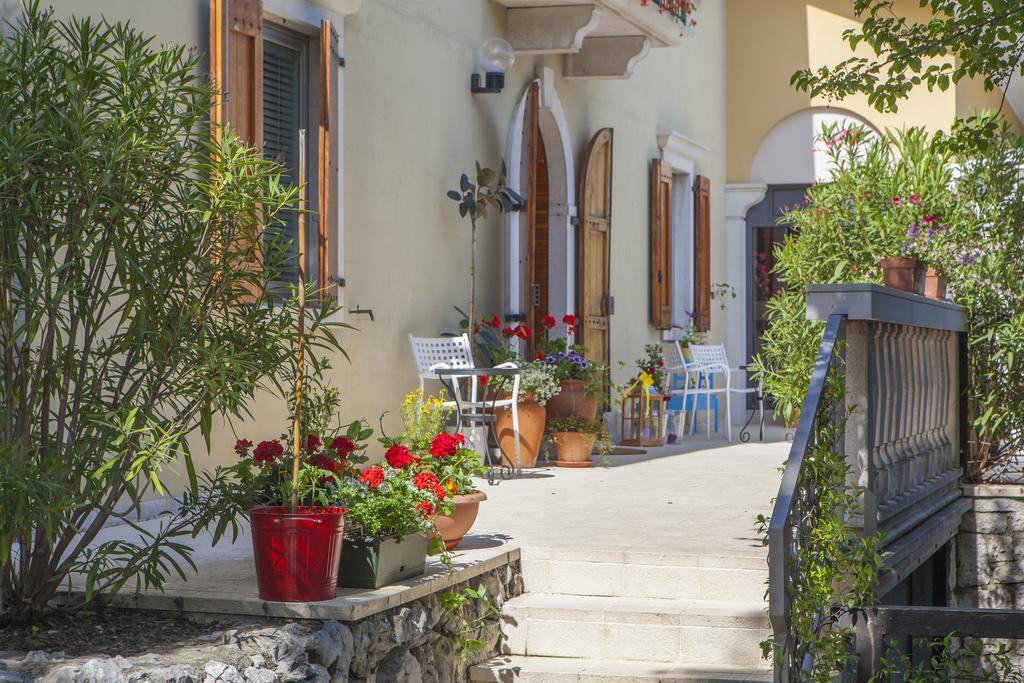 Villa Borgo Duino Buitenkant foto